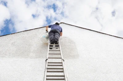 Peinture extérieure à la Fare-les-Oliviers — façades et ravalement