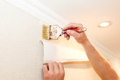 Pose de papier peint à la Fare-les-Oliviers — revêtements muraux et toiles de verre